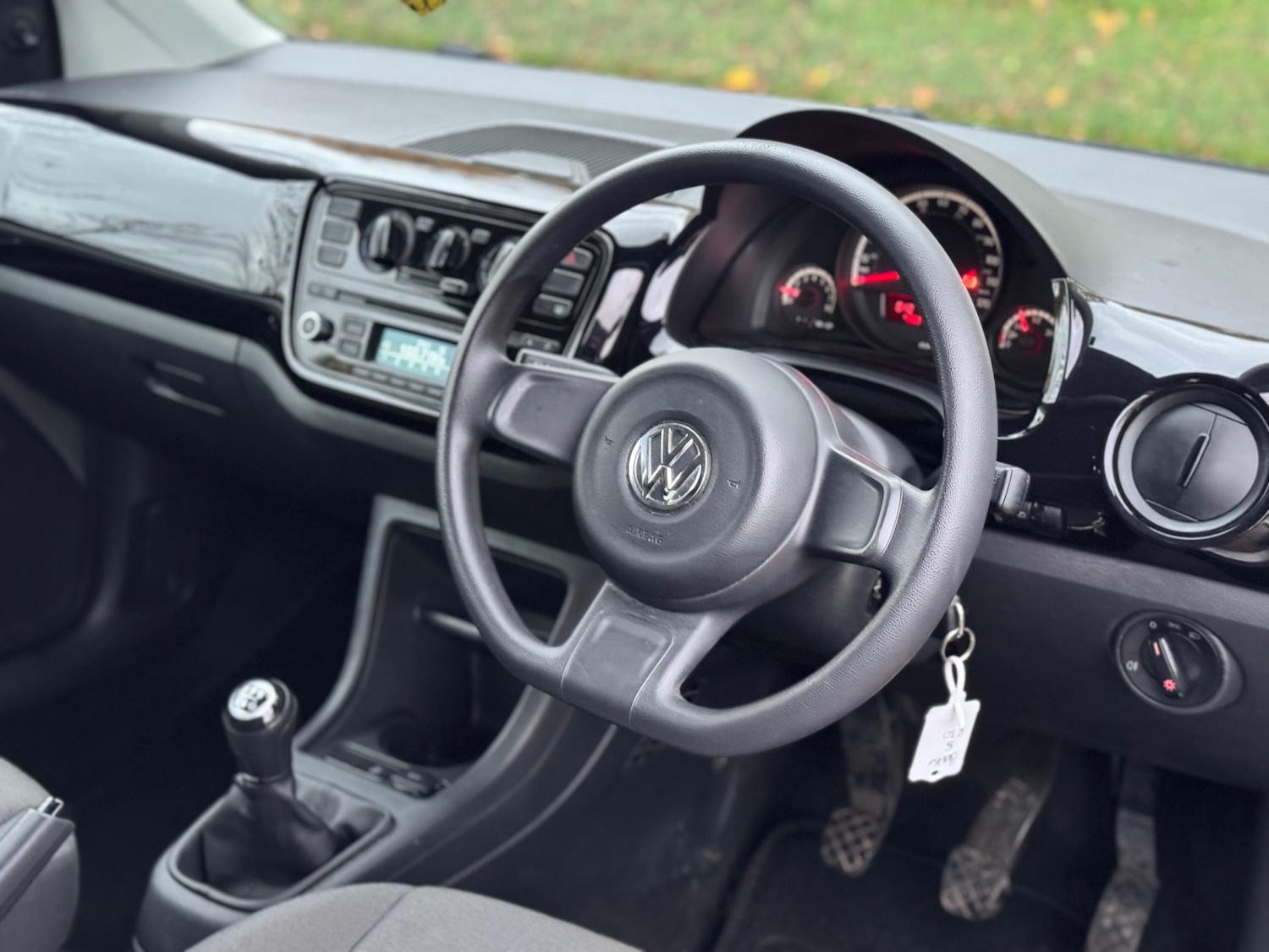 Used Volkswagen up! 2015 for sale - 76527456: Photo 11