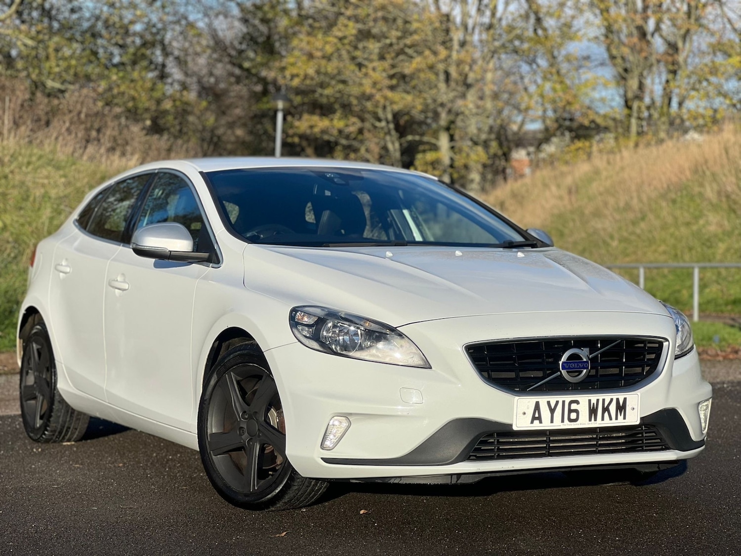Used Volvo V40 2016 for sale - 77391767: Photo 2