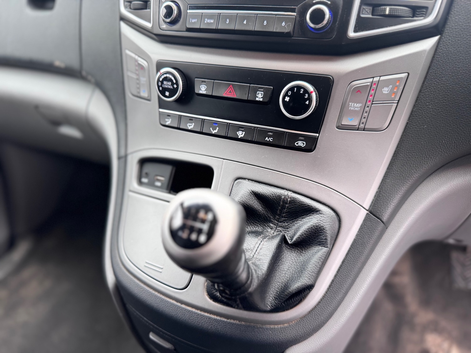 Used Hyundai i800 2016 for sale - 77548392: Photo 18