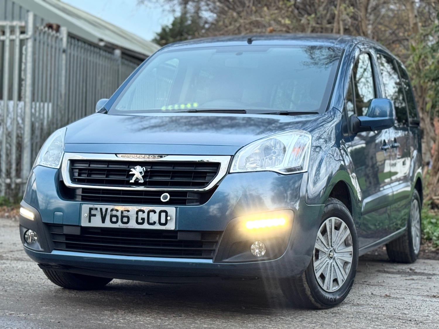 Used Peugeot Partner Tepee 2016 for sale - 76945303: Photo 1