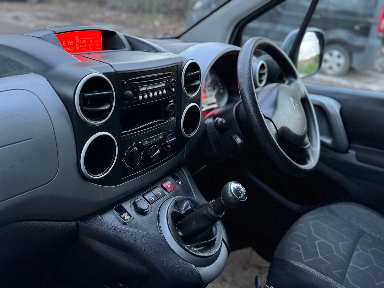 Used Peugeot Partner Tepee 2016 for sale - 76945303: Photo 16