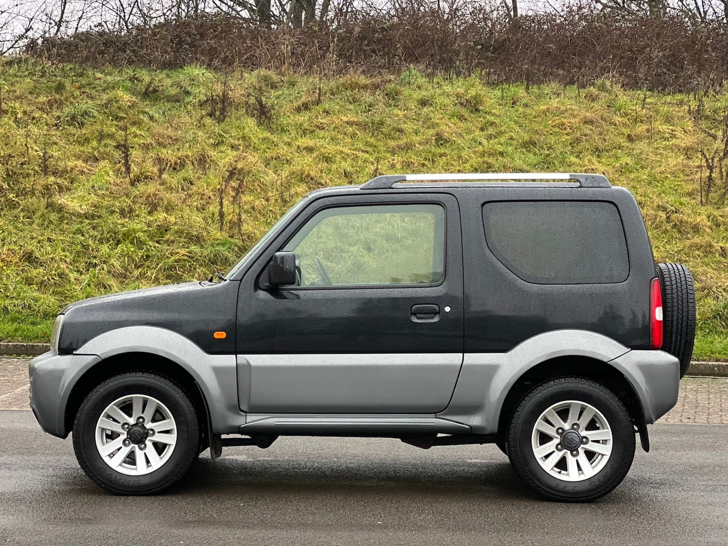 Used Suzuki Jimny 2010 for sale - 77284082: Photo 5
