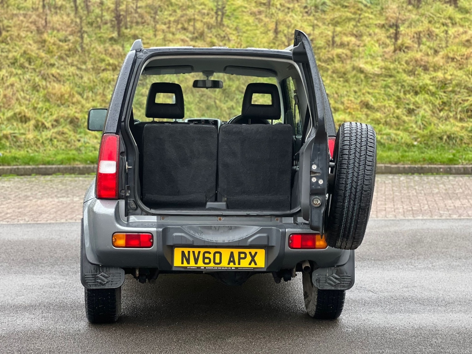 Used Suzuki Jimny 2010 for sale - 77284082: Photo 9