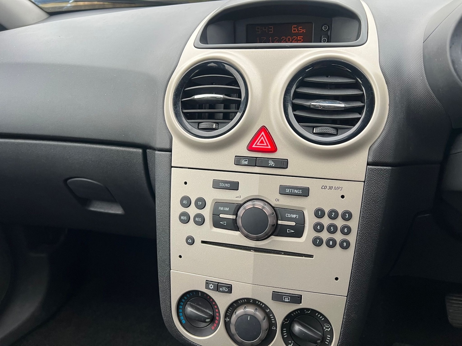 Used Vauxhall Corsa 2008 for sale - 76980070: Photo 11