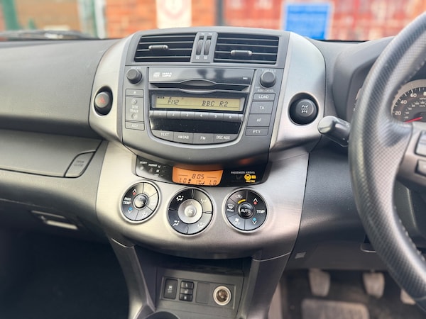 Used Toyota RAV4 2010 for sale - 74859336: Photo 13