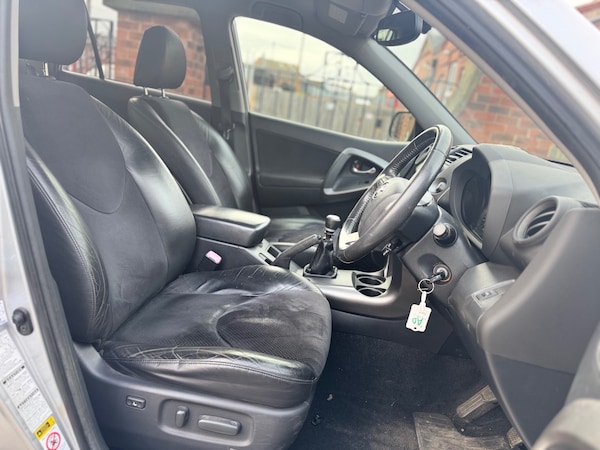 Used Toyota RAV4 2010 for sale - 74859336: Photo 18