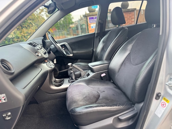 Used Toyota RAV4 2010 for sale - 74859336: Photo 19