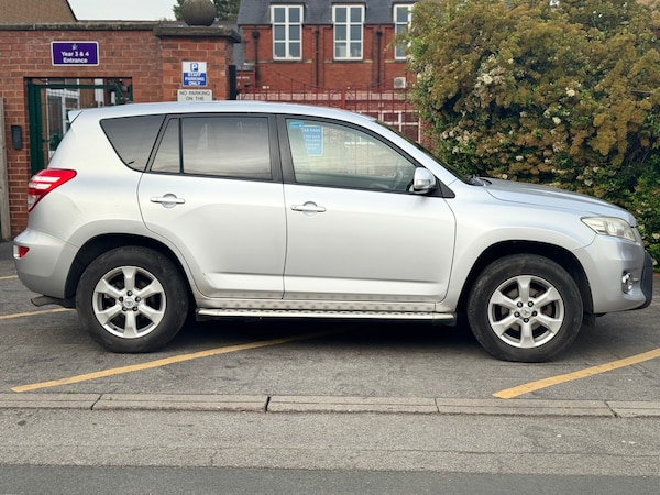 Used Toyota RAV4 2010 for sale - 74859336: Photo 4