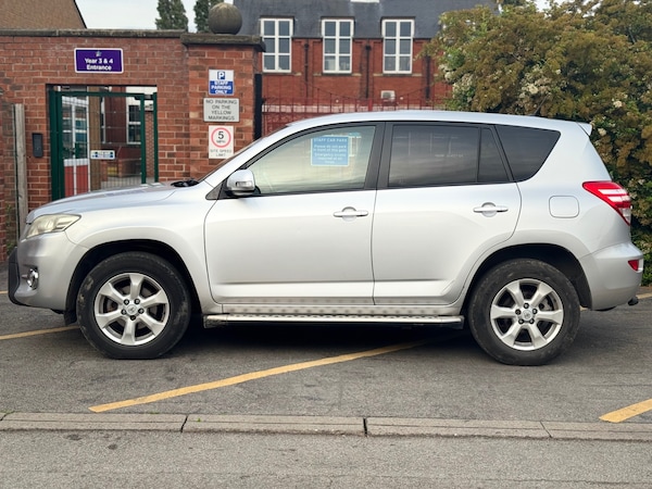 Used Toyota RAV4 2010 for sale - 74859336: Photo 5