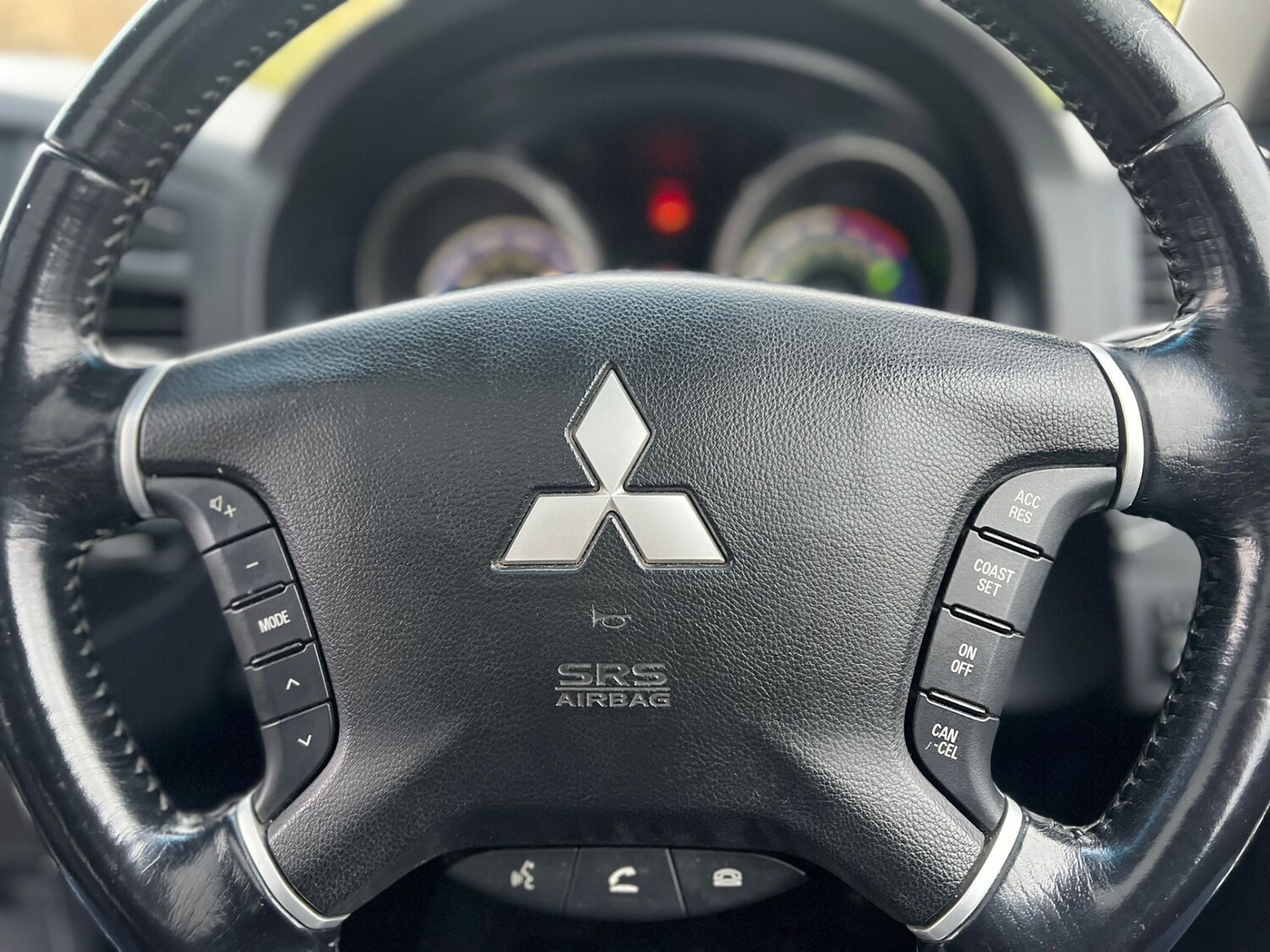 Used Mitsubishi Shogun 2010 for sale - 77548411: Photo 25