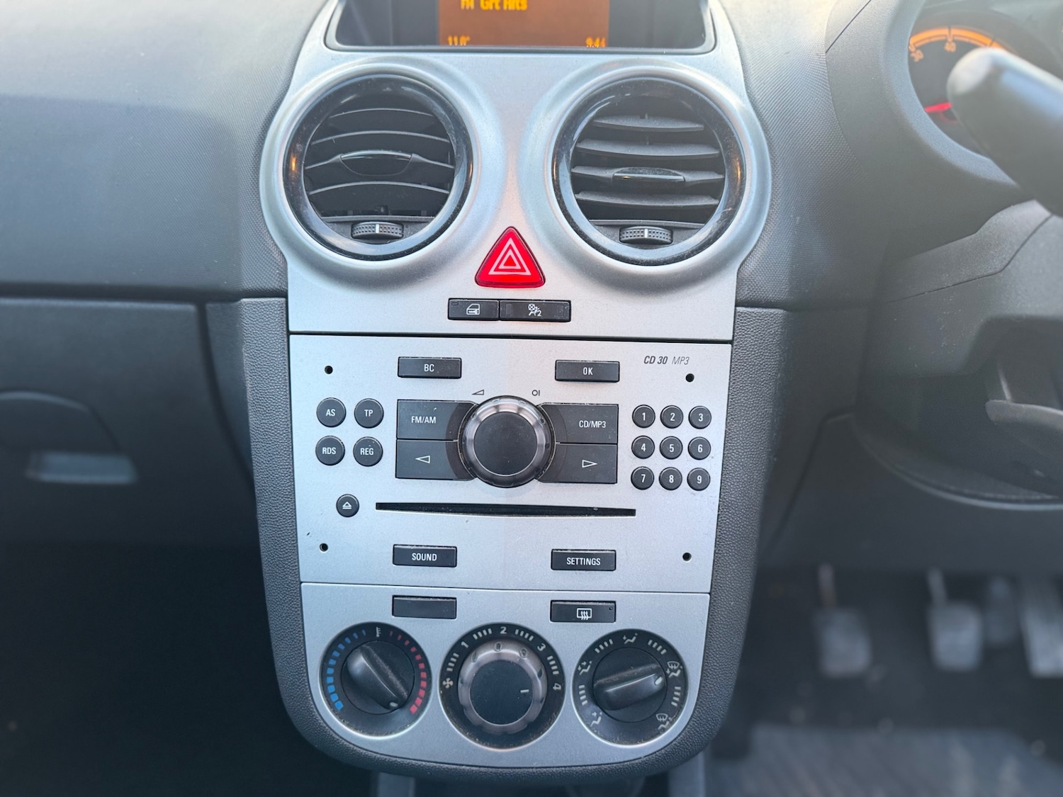 Used Vauxhall Corsa 2011 for sale - 76858632: Photo 14