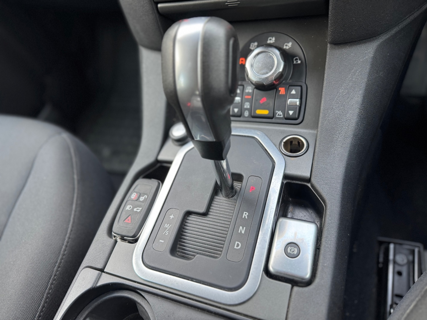 Used Land Rover Discovery 2010 for sale - 77080912: Photo 16