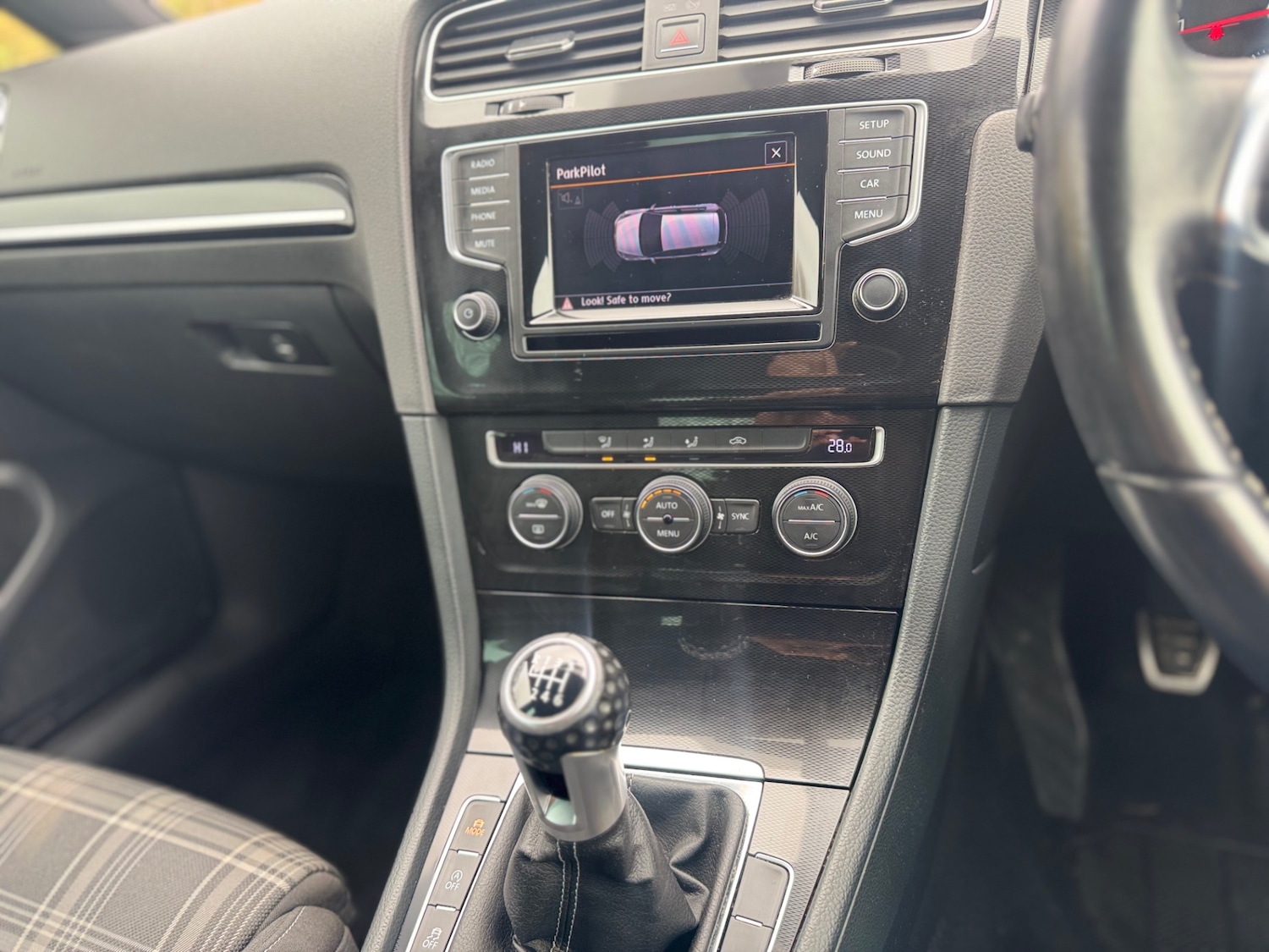 Used Volkswagen Golf 2015 for sale - 77235630: Photo 12