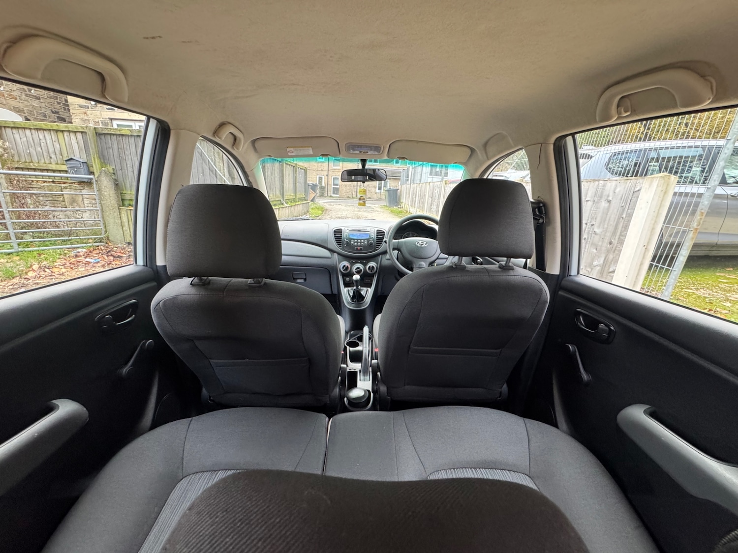 Used Hyundai i10 2013 for sale - 76518574: Photo 12