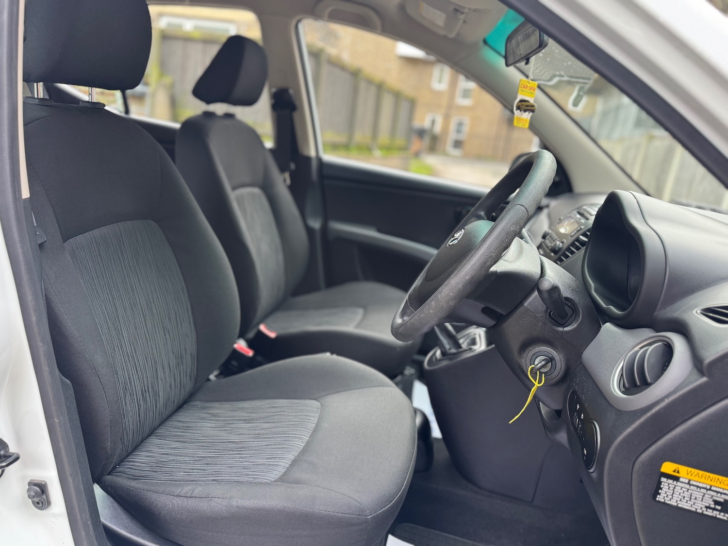 Used Hyundai i10 2013 for sale - 76518574: Photo 14