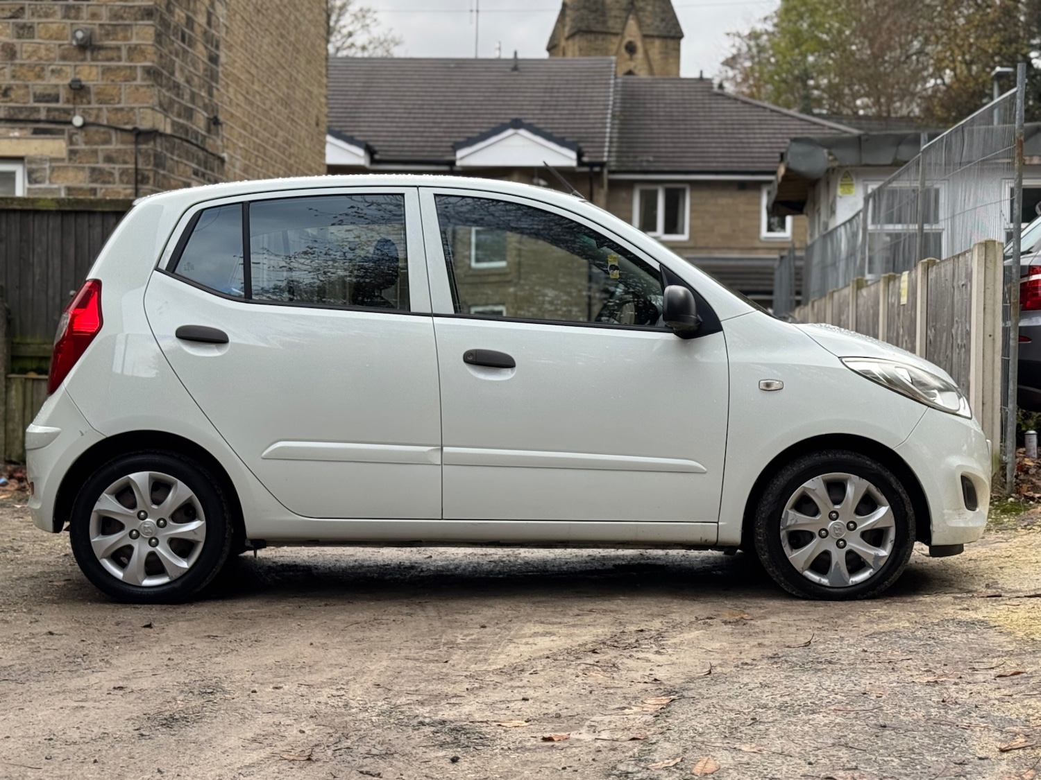 Used Hyundai i10 2013 for sale - 76518574: Photo 5
