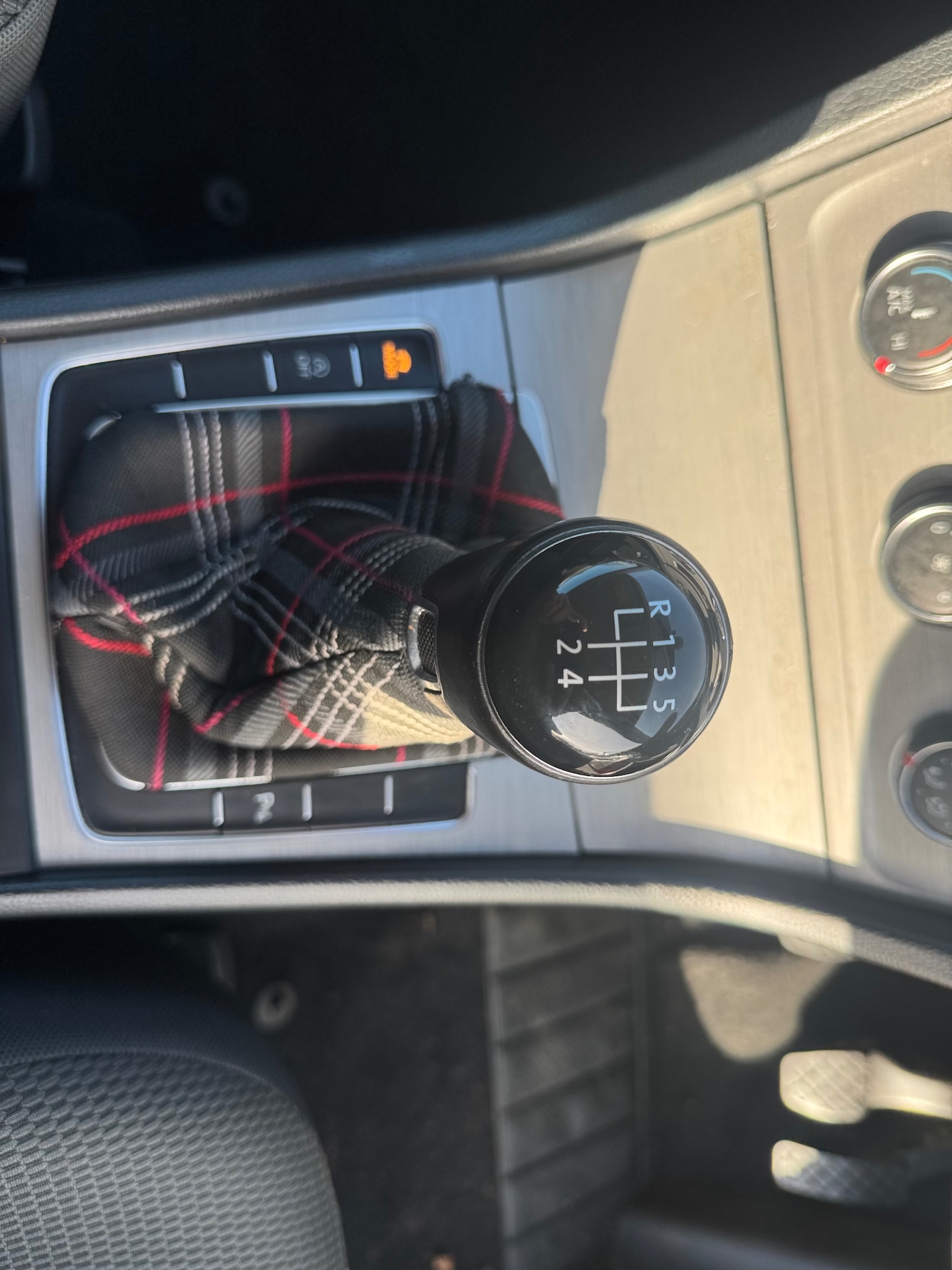 Used Volkswagen Golf 2015 for sale - 76637837: Photo 14