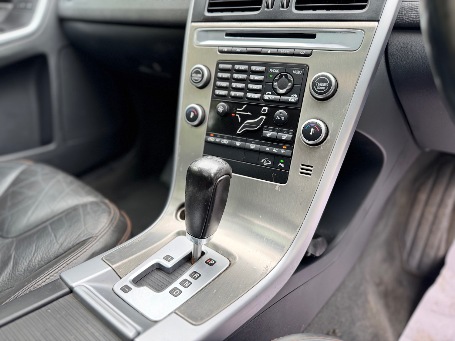 Used Volvo XC60 2010 for sale - 76135828: Photo 17