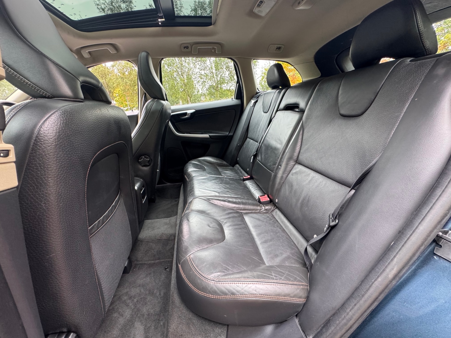 Used Volvo XC60 2010 for sale - 76135828: Photo 25