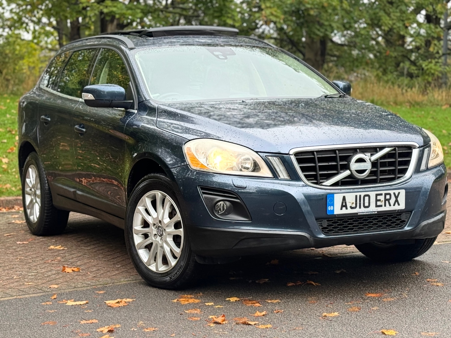 Used Volvo XC60 2010 for sale - 76135828: Photo 3