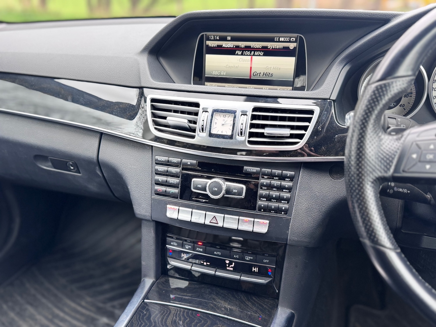 Used Mercedes-Benz E Class 2013 for sale - 77548397: Photo 23