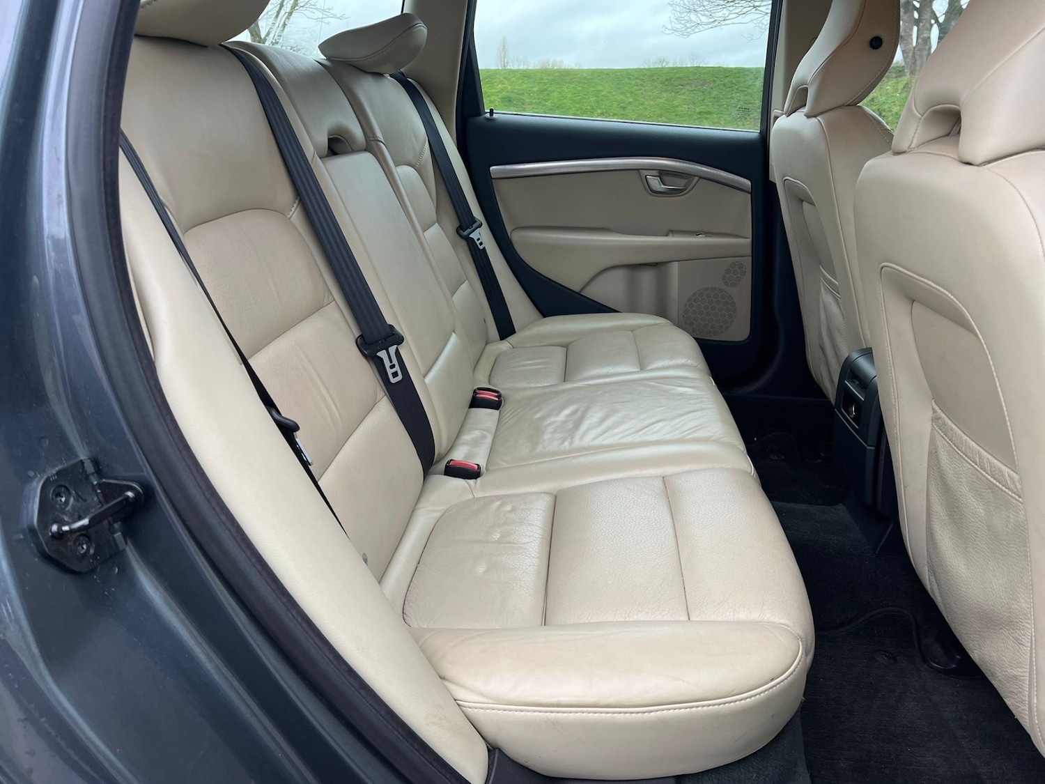 Used Volvo V70 2010 for sale - 77310879: Photo 13