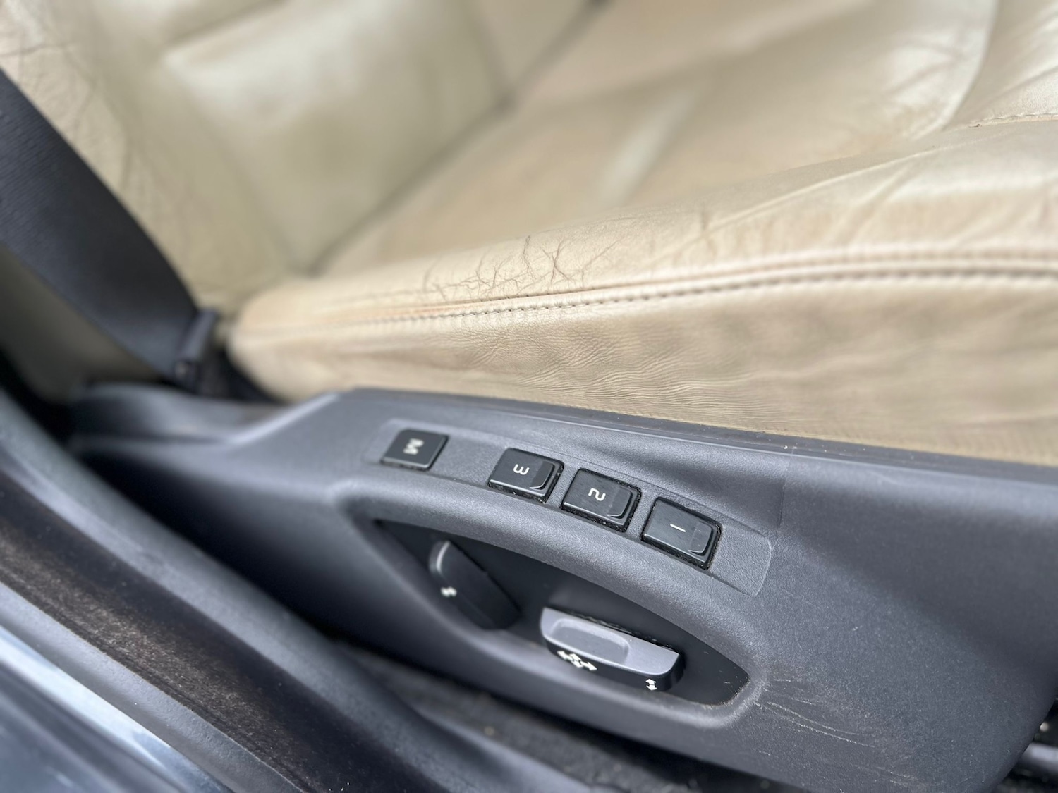 Used Volvo V70 2010 for sale - 77310879: Photo 19