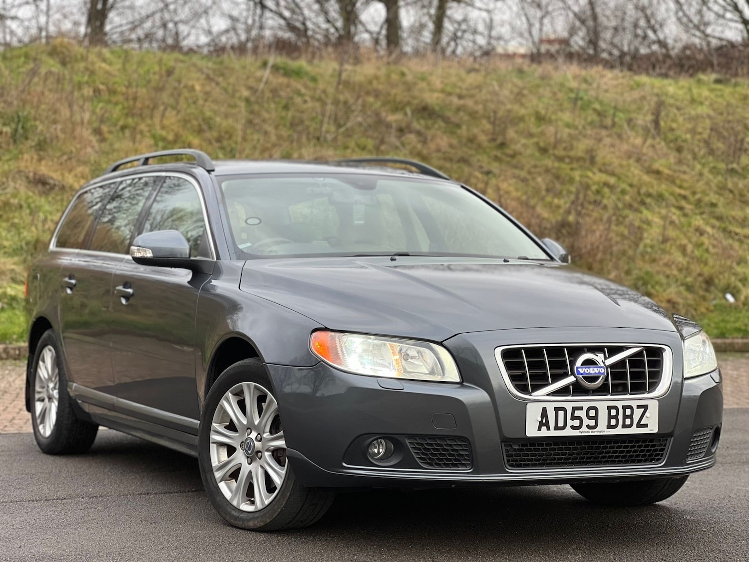 Used Volvo V70 2010 for sale - 77310879: Photo 3