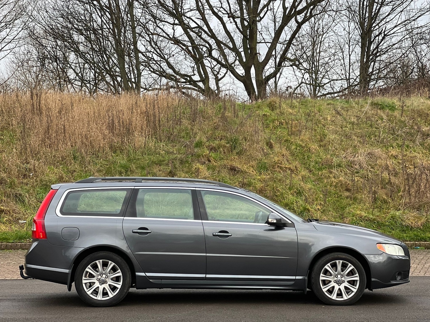 Used Volvo V70 2010 for sale - 77310879: Photo 5