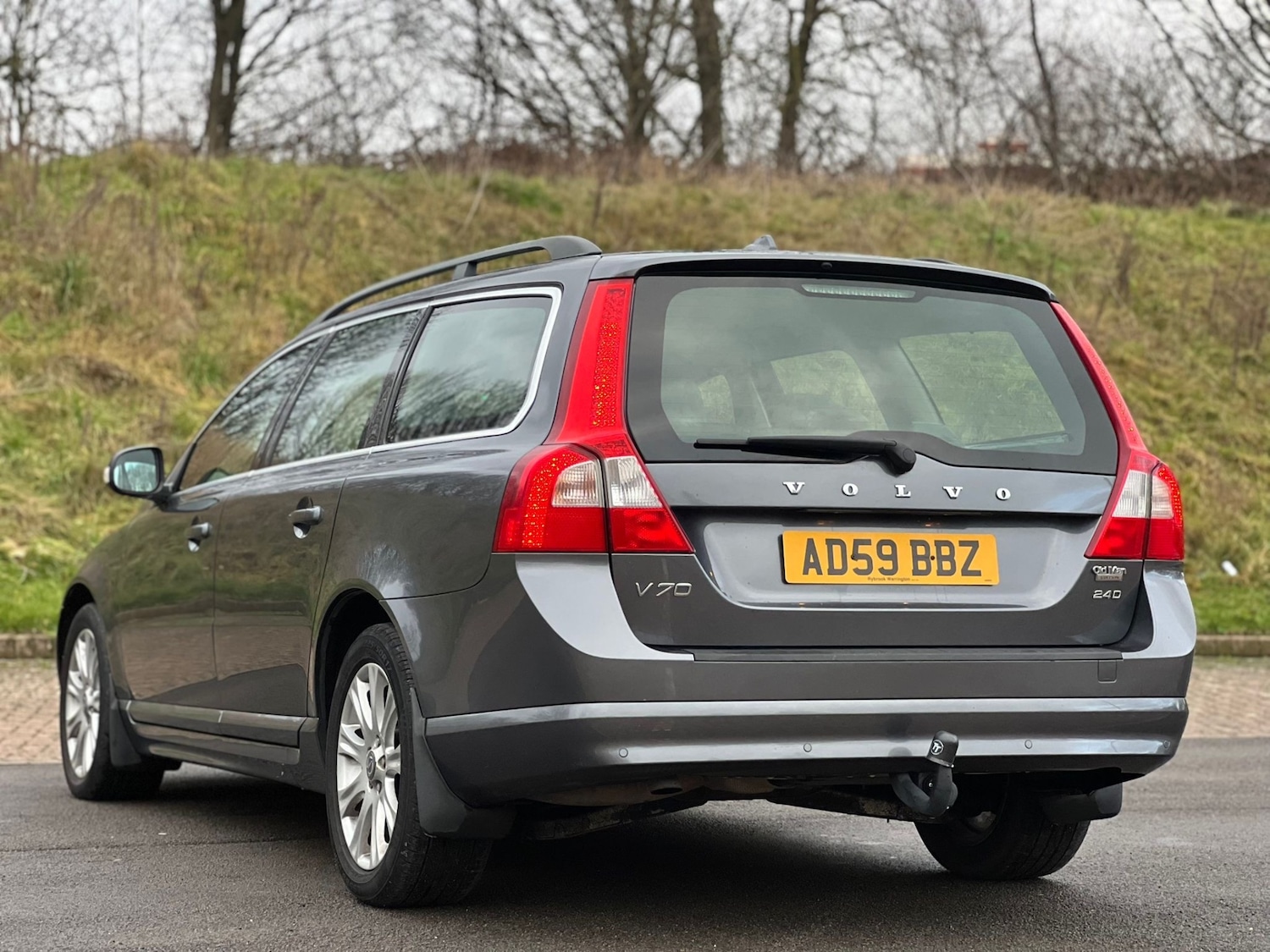Used Volvo V70 2010 for sale - 77310879: Photo 8