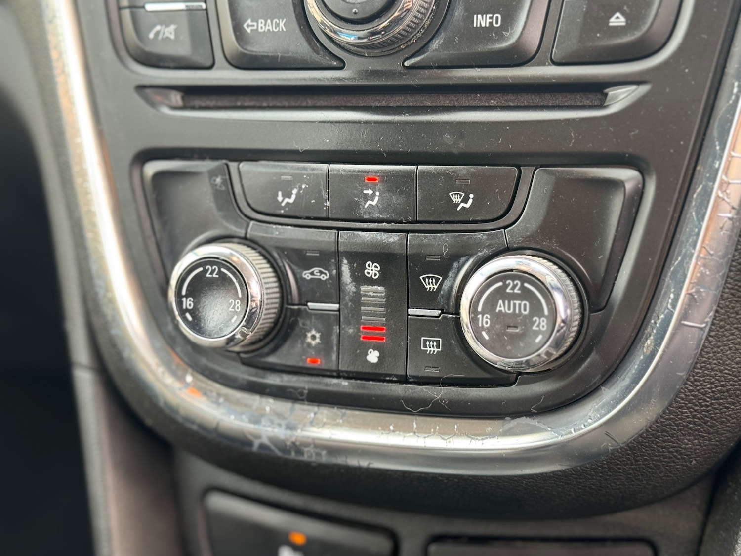 Used Vauxhall Mokka 2016 for sale - 76418093: Photo 16