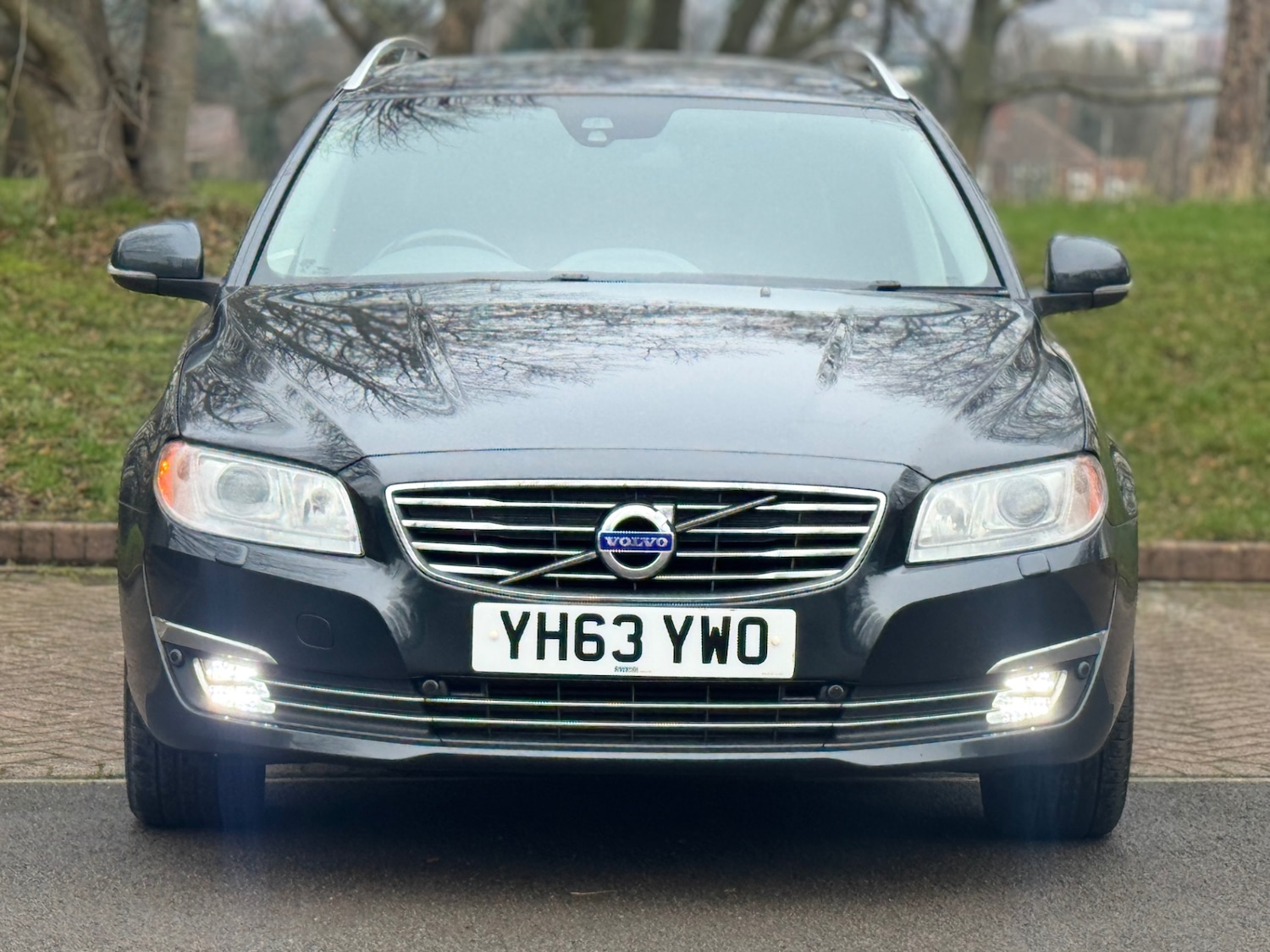 Used Volvo V70 2013 for sale - 77160819: Photo 2