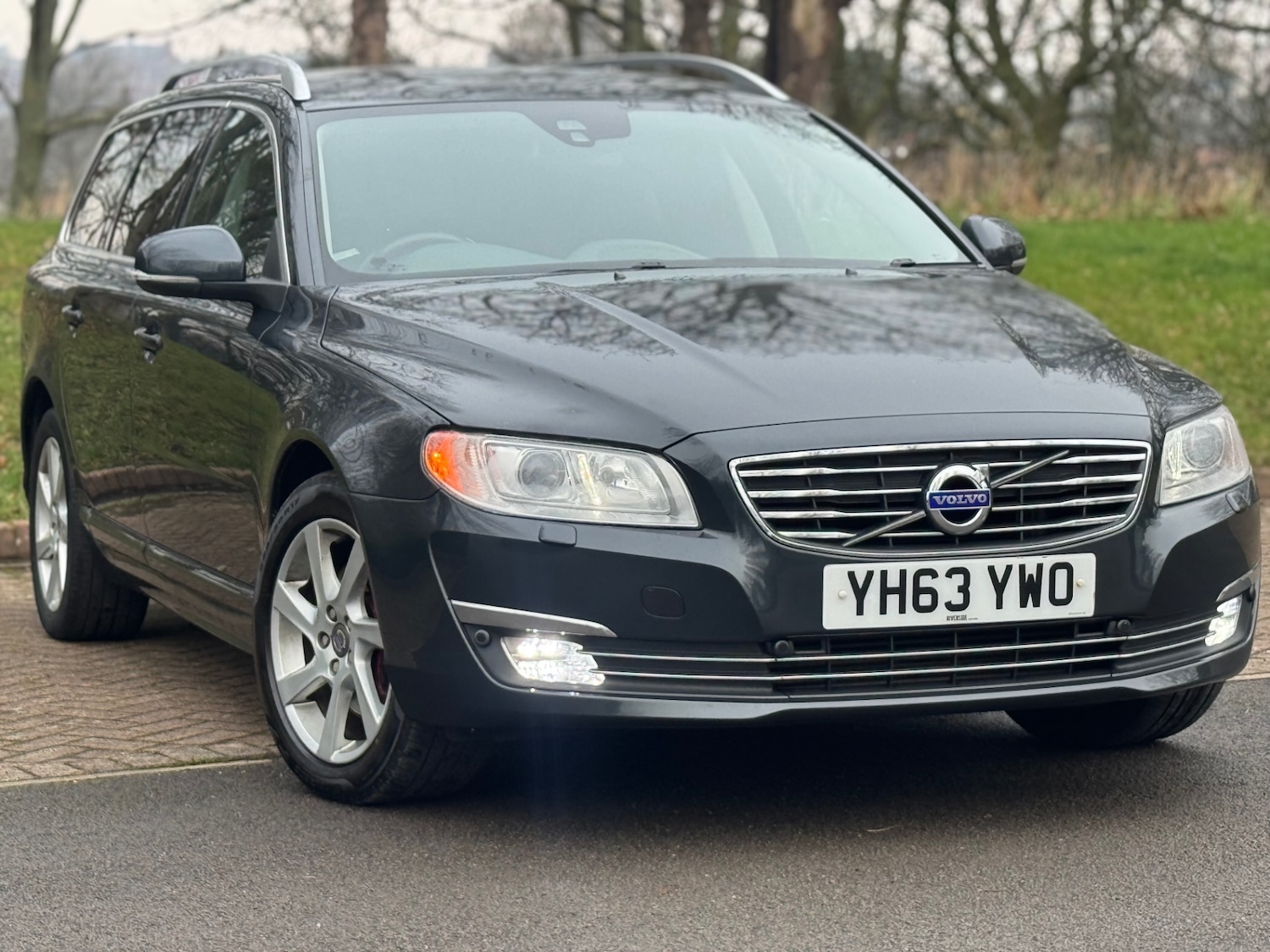Used Volvo V70 2013 for sale - 77160819: Photo 3