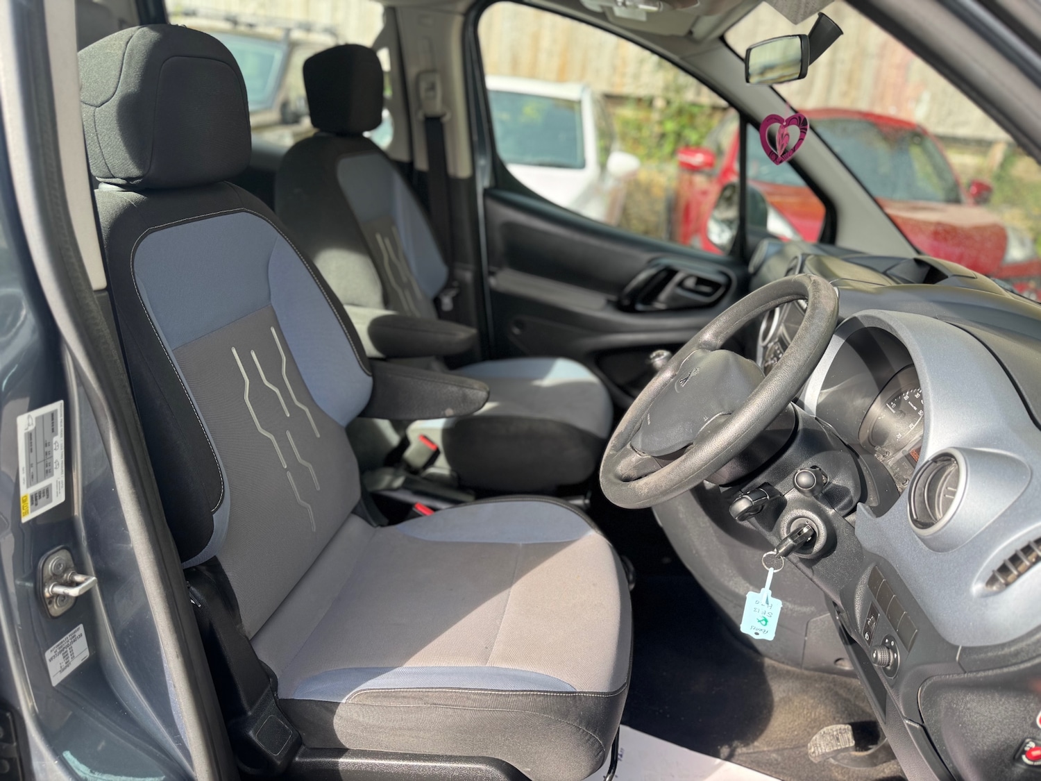 Used Peugeot Partner Tepee 2013 for sale - 76369530: Photo 20