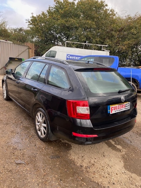 Skoda Octavia 2013 (63) - 1.6 TDI CR Elegance 5dr DAMAGED REPAIRABLE SALVAGE - Image 5