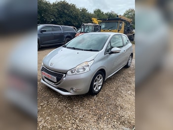 Used Peugeot 208 2014 for sale - 75617155: Photo
