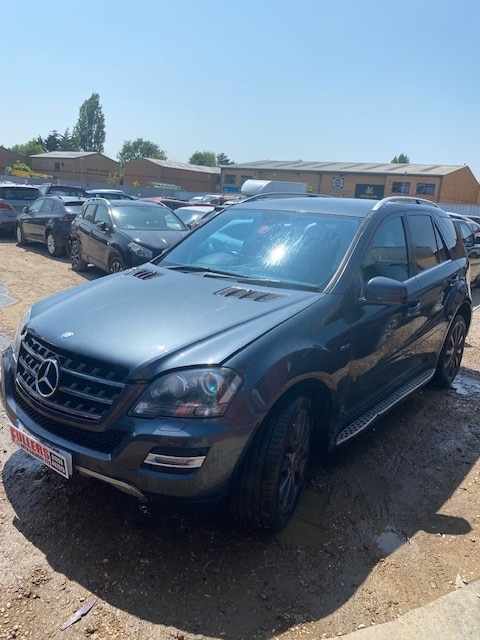Used Mercedes-Benz M Class 2011 for sale - 74928333: Photo 3
