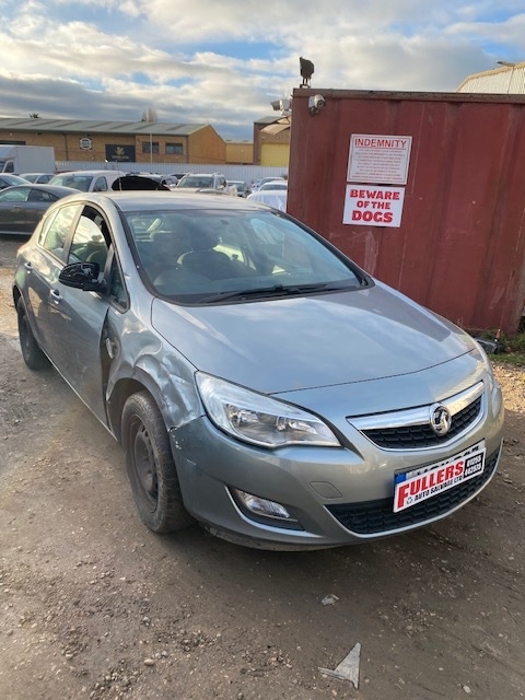 Used Vauxhall Astra 2011 for sale - 76638713: Photo 3