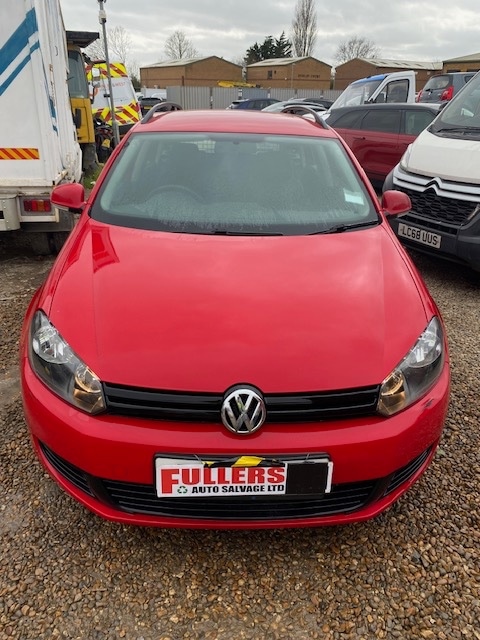 Used Volkswagen Golf 2011 for sale - 77998778: Photo 2