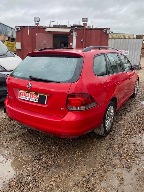 Used Volkswagen Golf 2011 for sale - 77998778: Photo 4