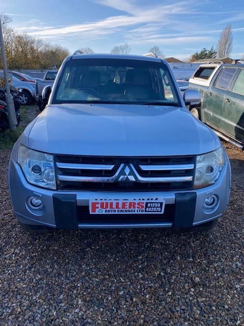 Used Mitsubishi Shogun 2010 for sale - 76829670: Photo 2