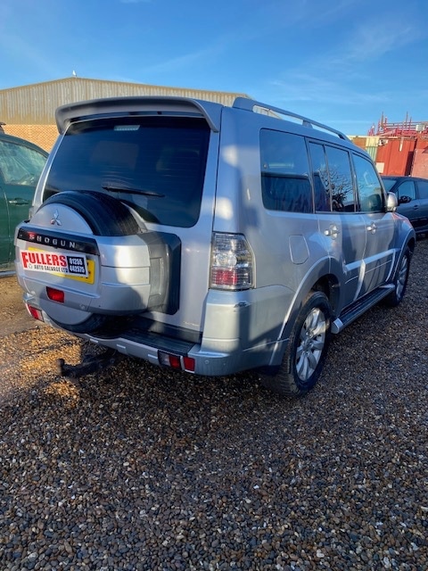 Used Mitsubishi Shogun 2010 for sale - 76829670: Photo 4