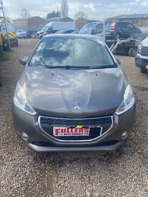 Used Peugeot 208 2013 for sale - 78065535: Photo 2