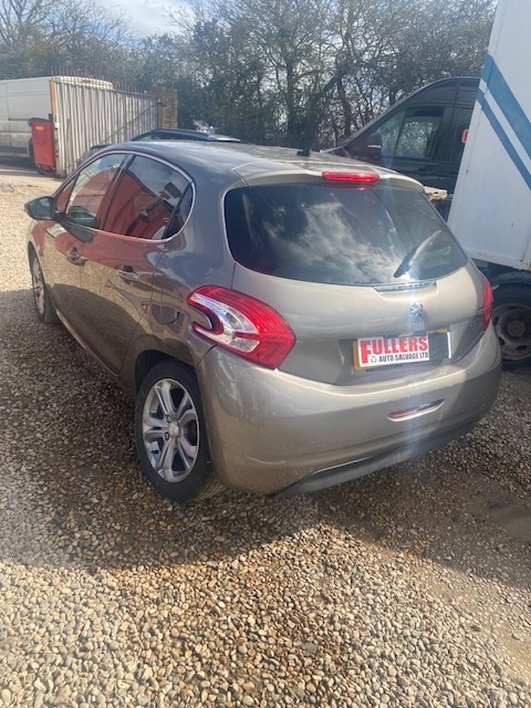 Used Peugeot 208 2013 for sale - 78065535: Photo 6