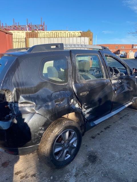 Used Dacia Duster 2016 for sale - 76637869: Photo 4