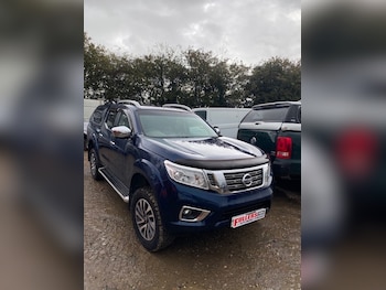 Used Nissan Navara 2017 for sale - 76309620: Photo