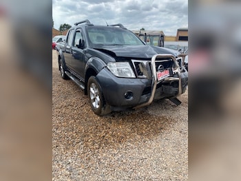 Used Nissan Navara 2015 for sale - 79380783: Photo