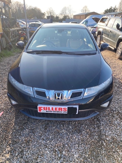 Used Honda Civic 2010 for sale - 76946127: Photo 2