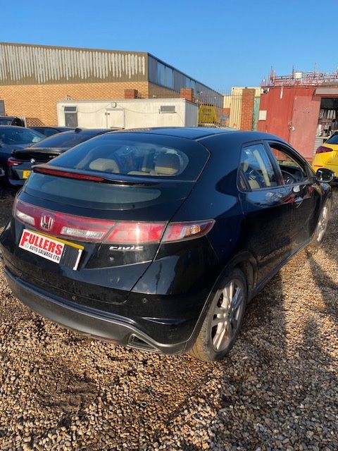 Used Honda Civic 2010 for sale - 76946127: Photo 4