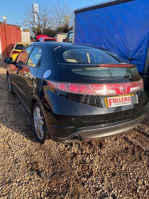 Used Honda Civic 2010 for sale - 76946127: Photo 5